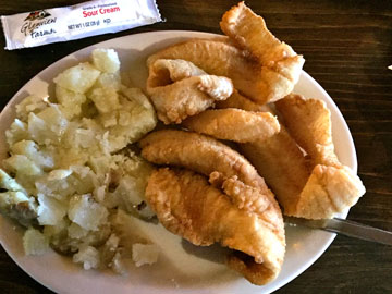 Lake of the Woods walleye supper (photo by Steve Weisman)
