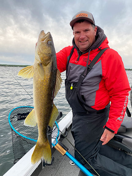 Taking advantage of weed walleyes | Northwest Iowa Outdoors | Iowa ...